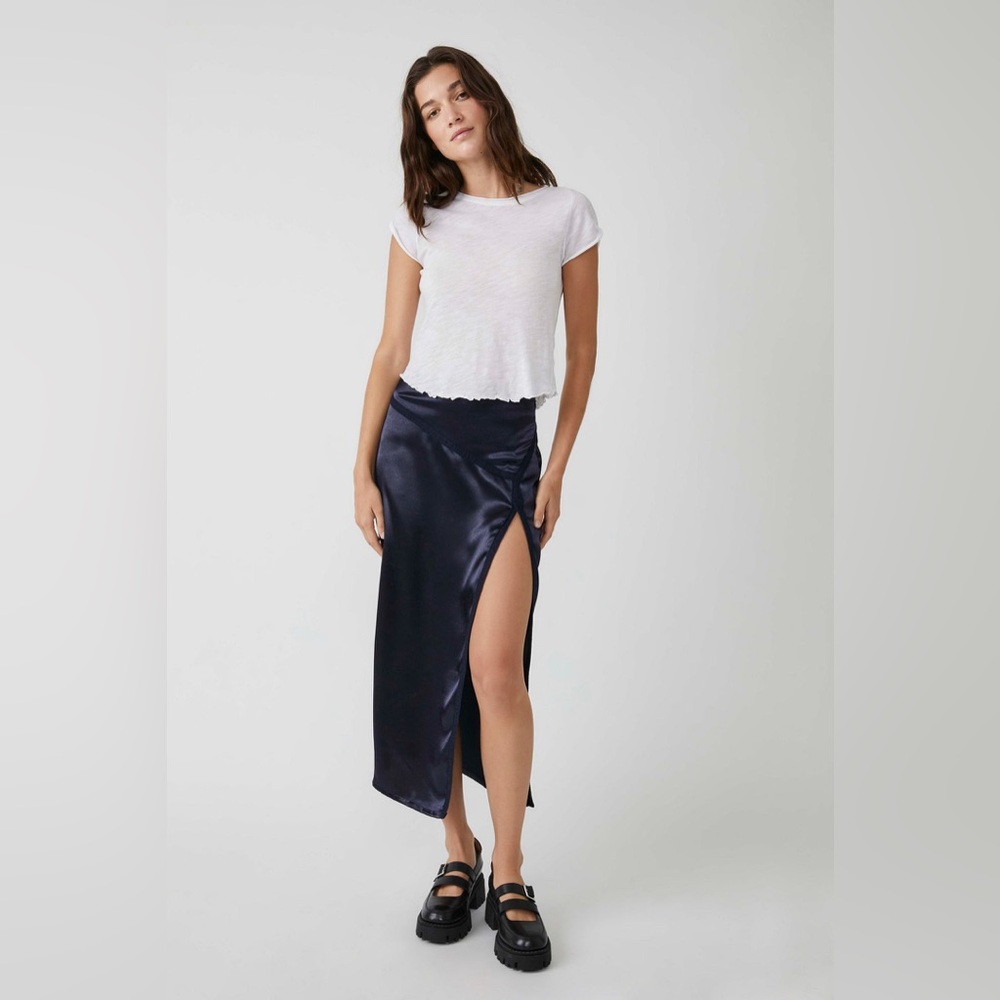 *NWT Free People | Dakota Satin midi skirt - navy size 4